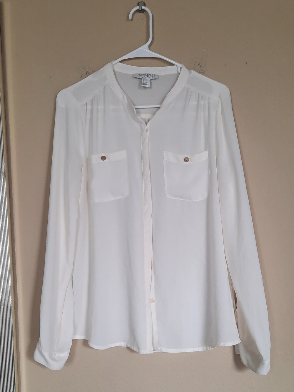 Forever 21 White Button-Front Long Sleeve Pocket Blouse